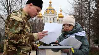 Казак голосует в Донецке